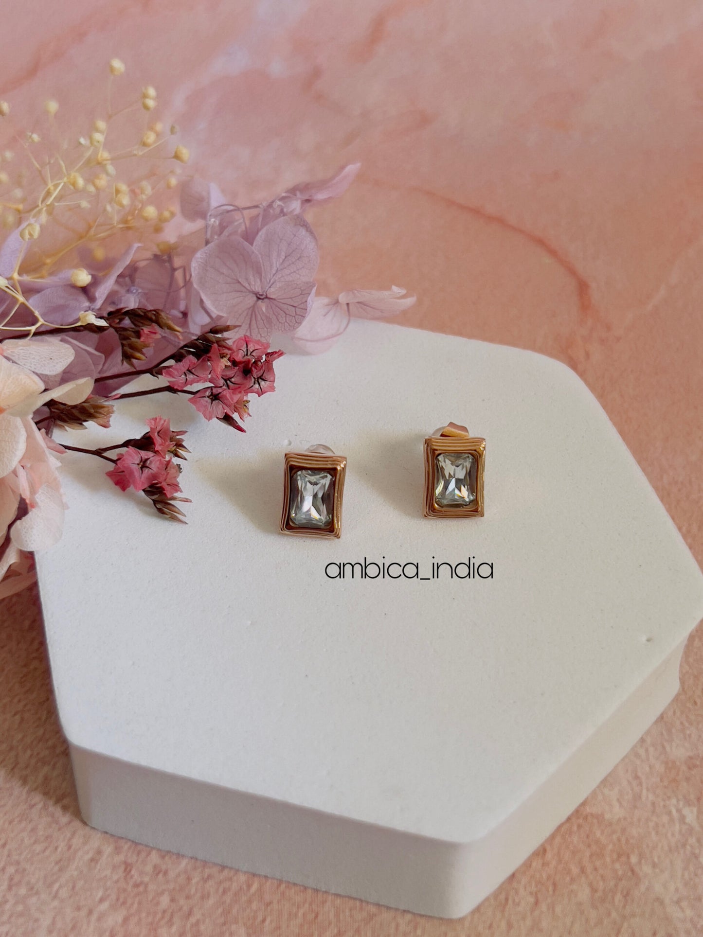 White Crystal stud
