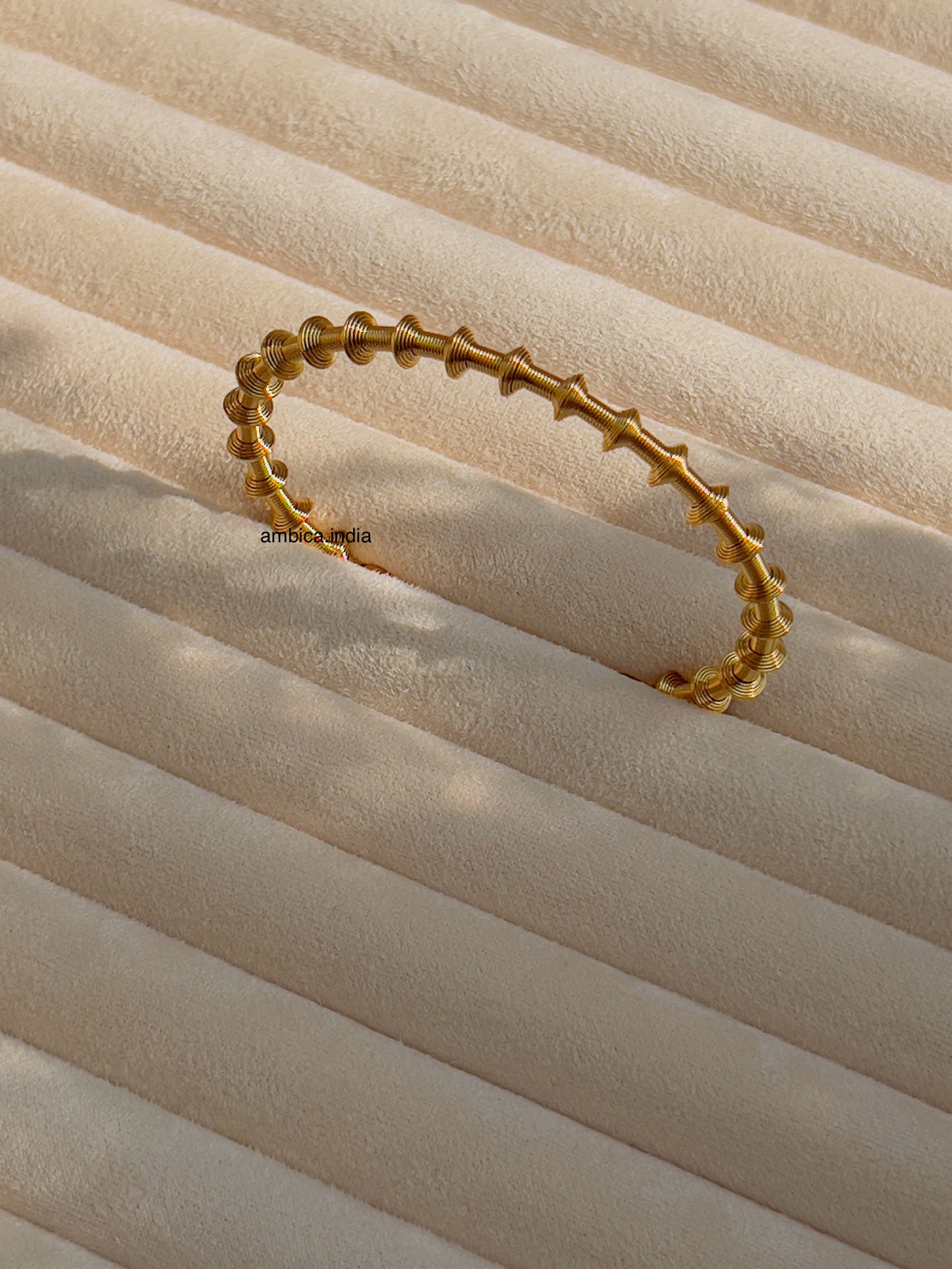 Twisted bamboo bracelet 18k gold plated