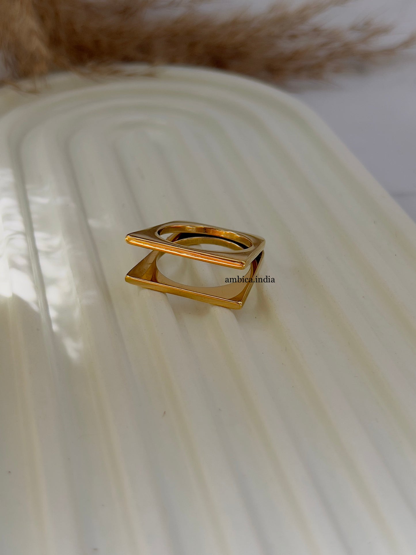 Statement ring gold plated