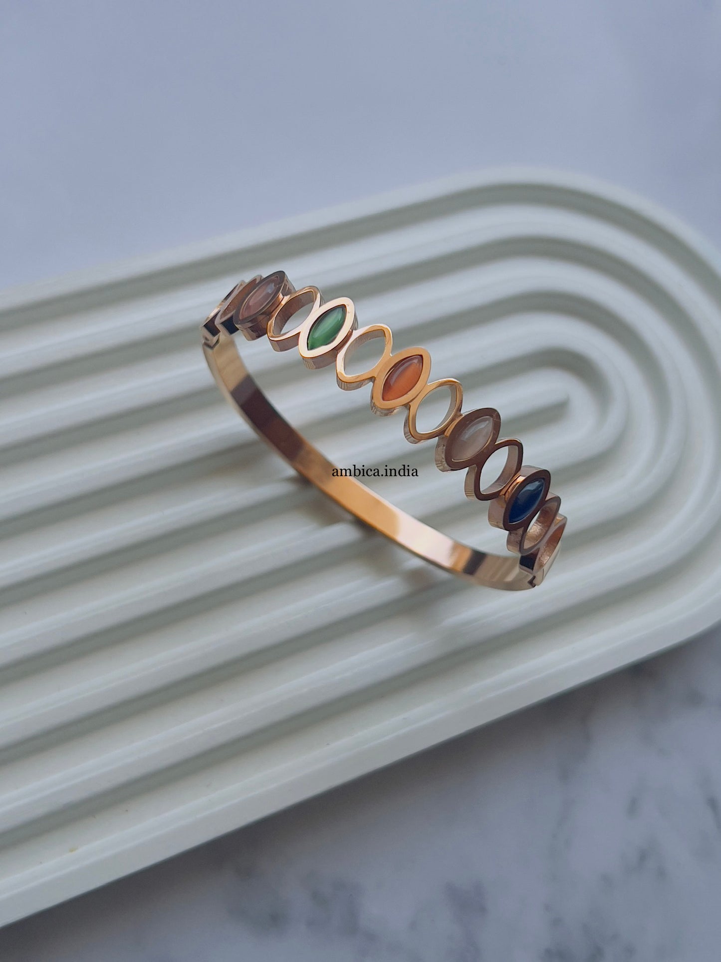 Oval crystal multicolour bracelet