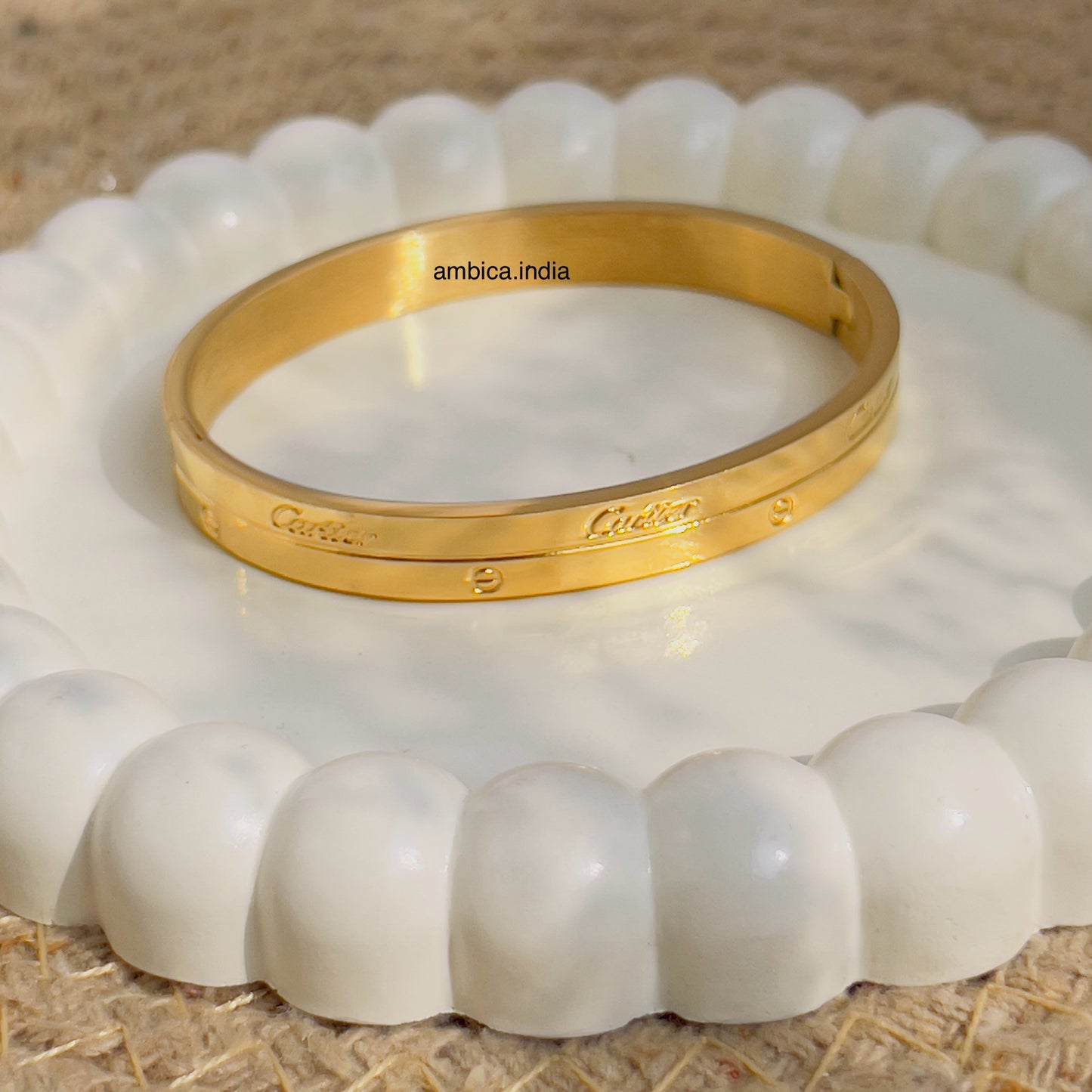 Love thick bracelet gold plated