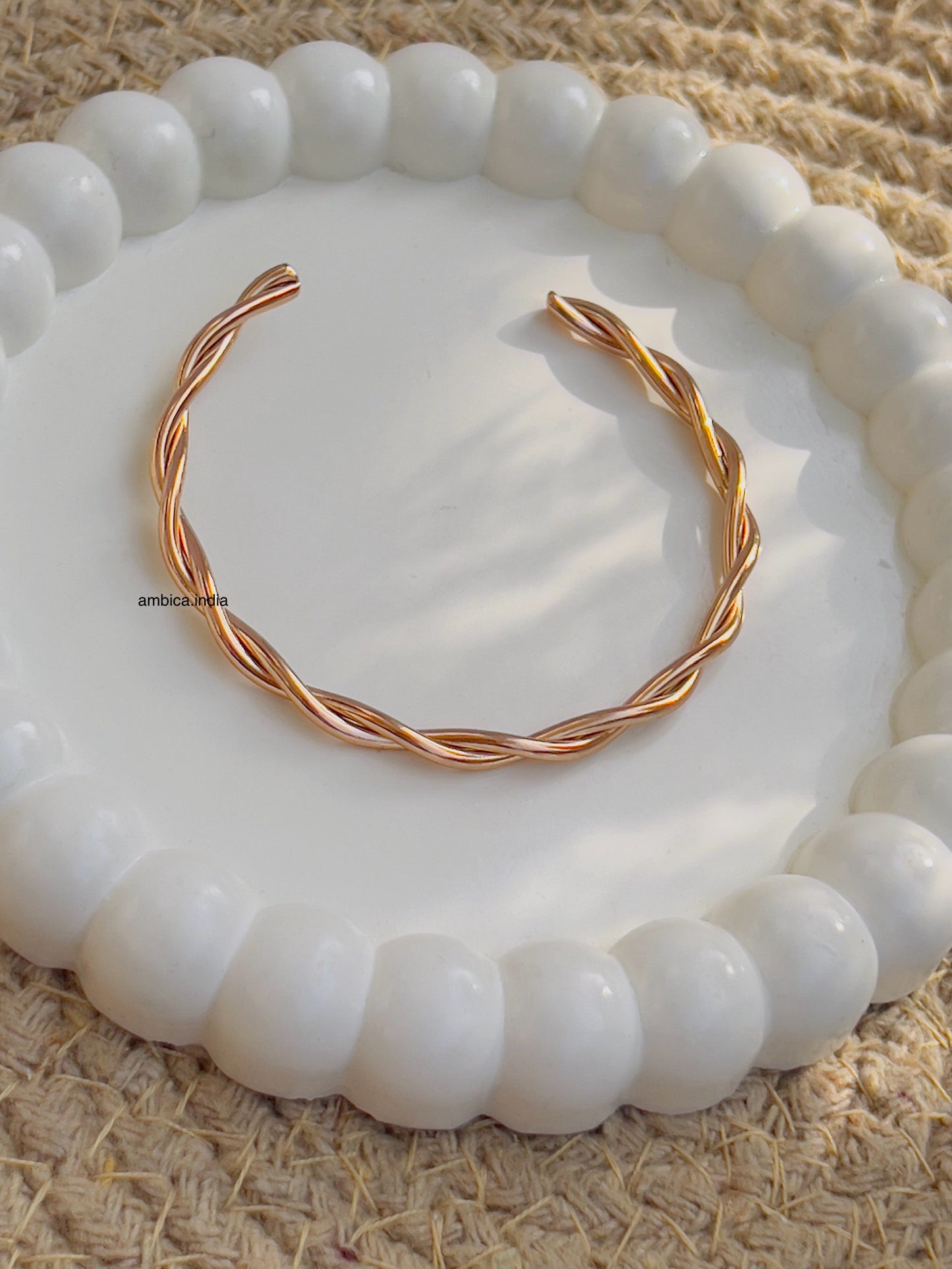Twisted bracelet rose gold plated