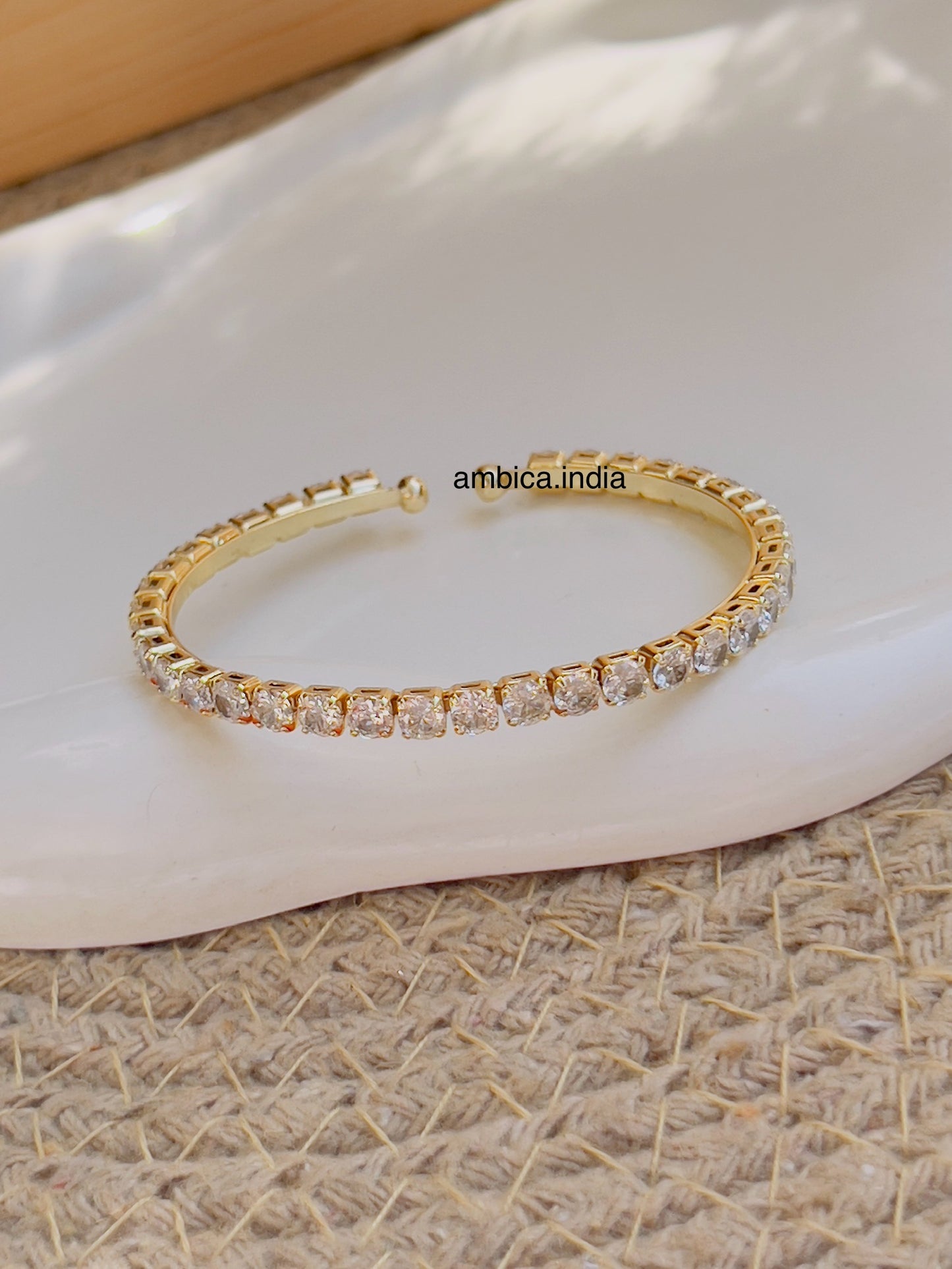 Tennis bracelet