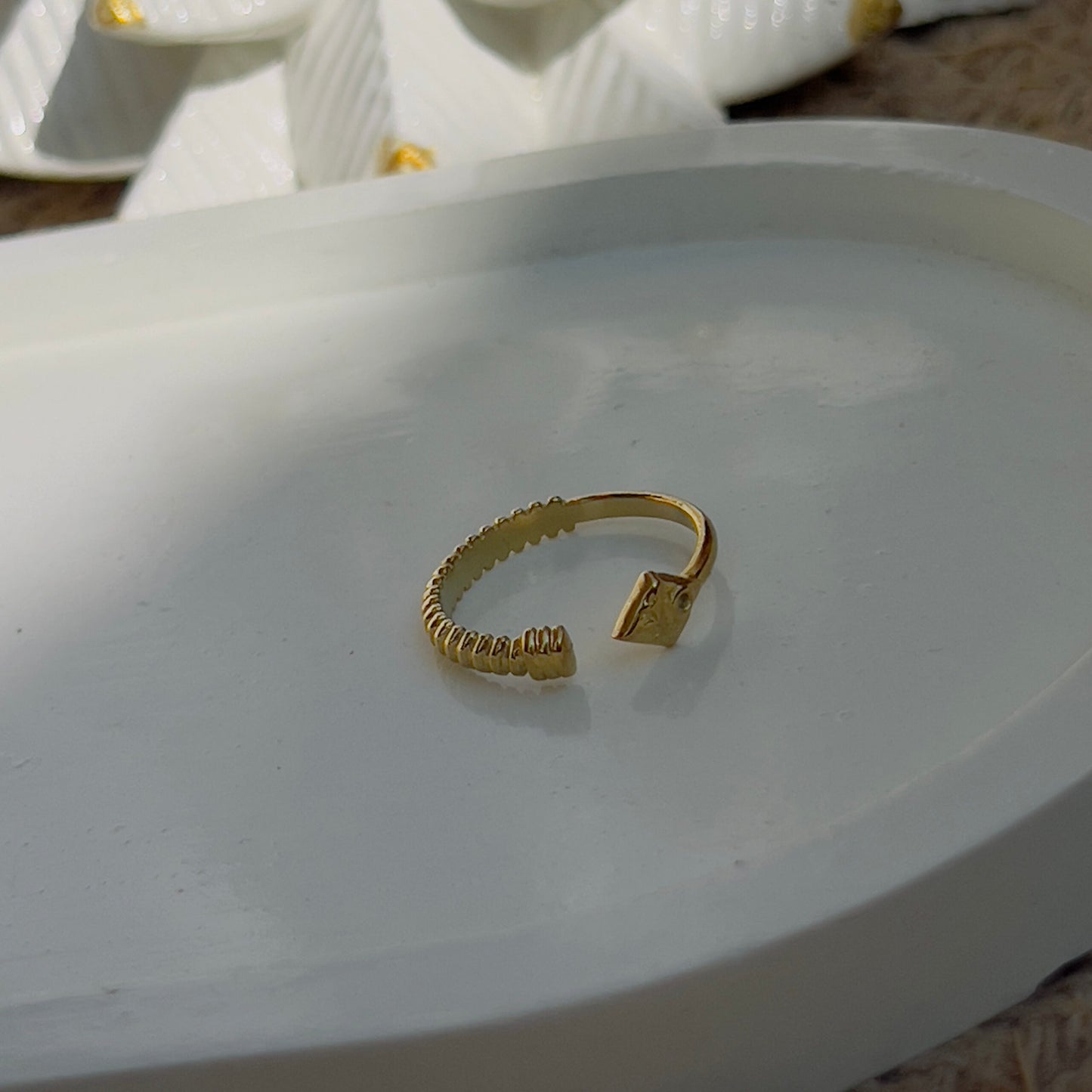 Arrow thin ring