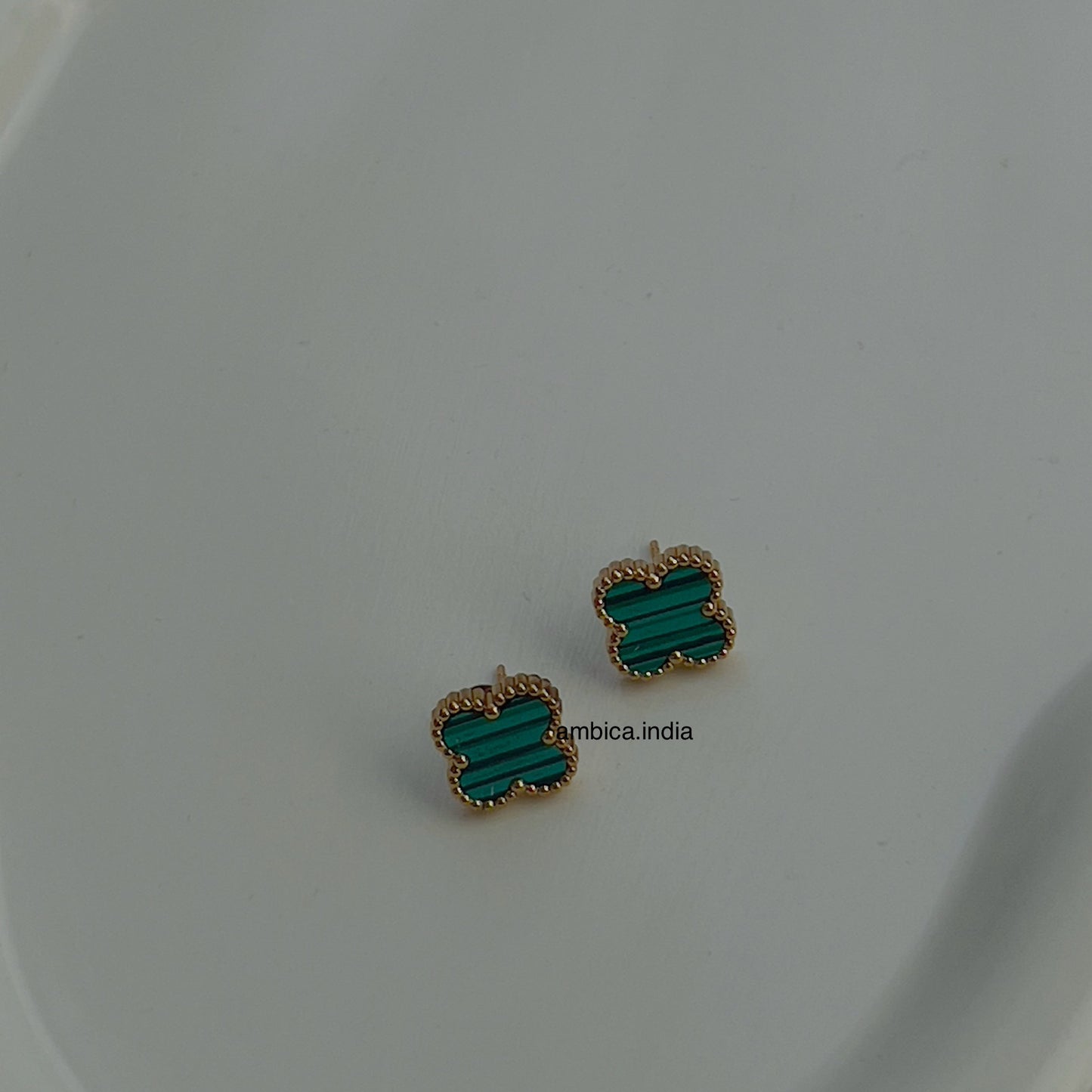Clover green stud 18k gold plated