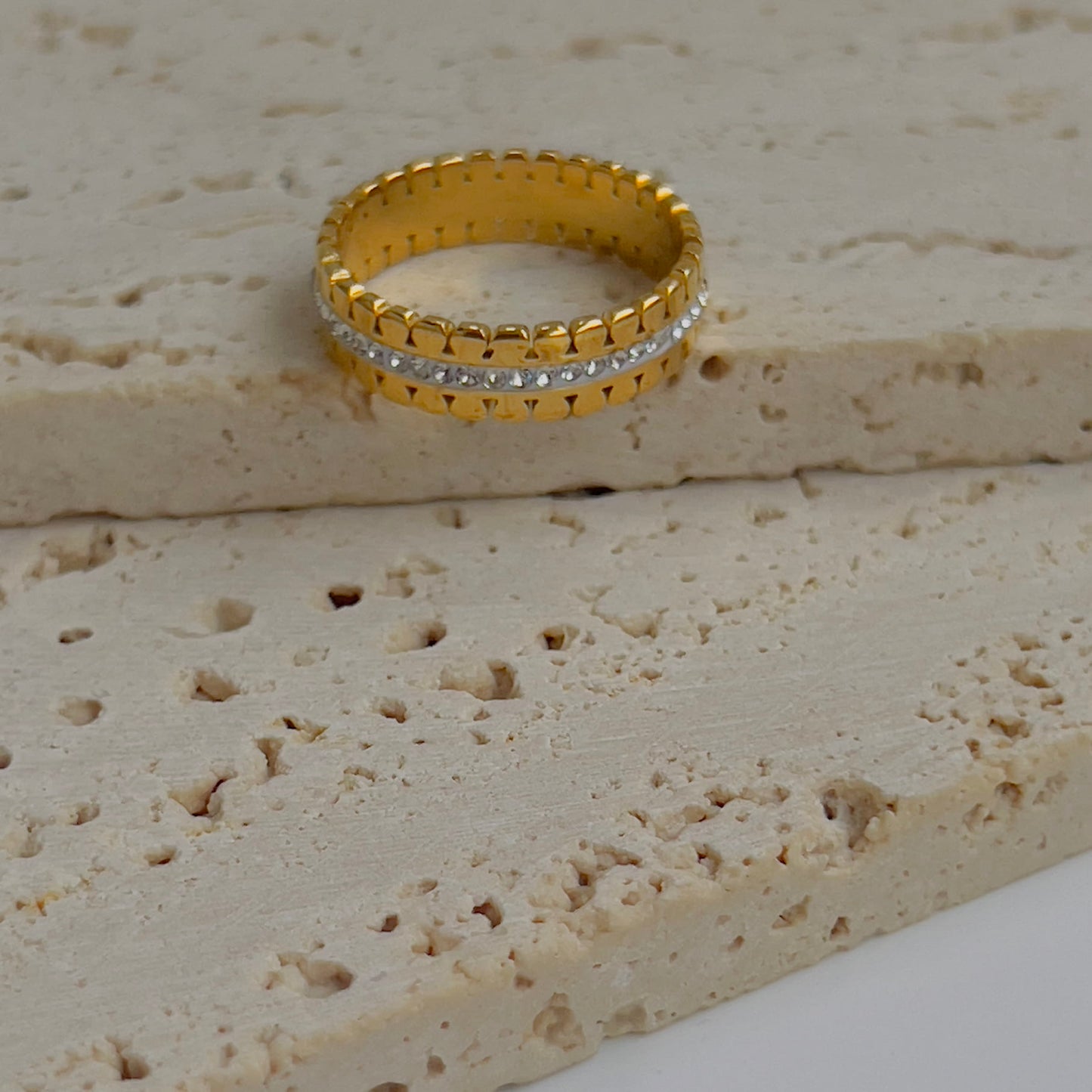 Line studded band ring