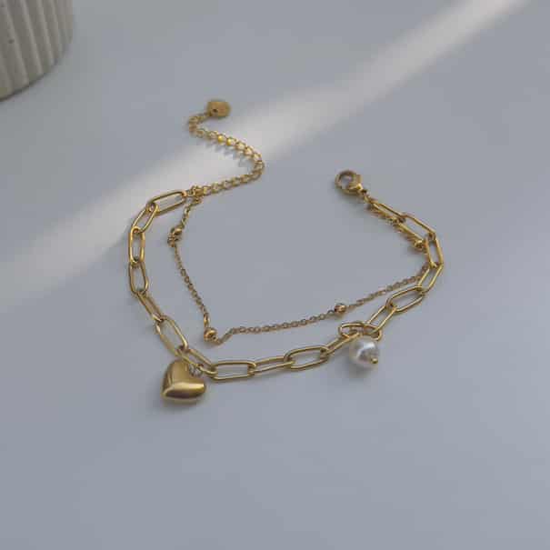 Heart with pearl bracelet
