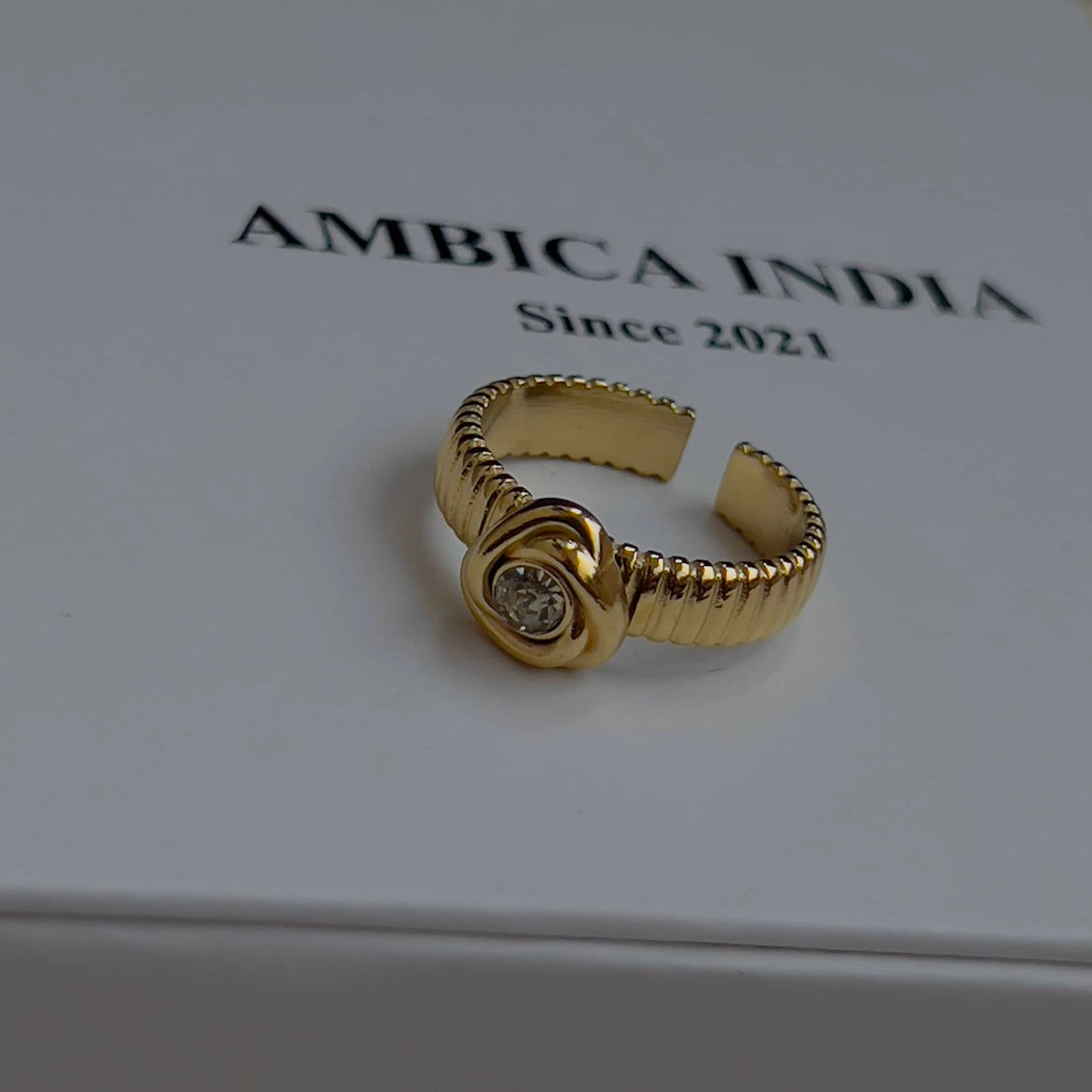 Rose white crystal ring