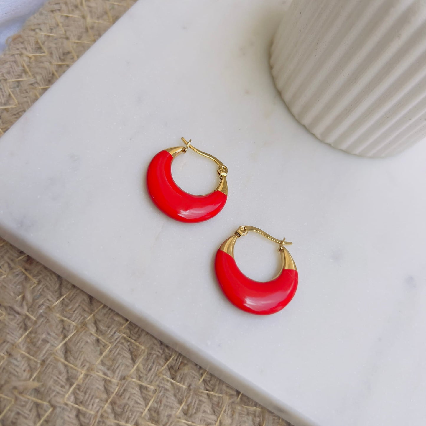 Red bold hoops h1
