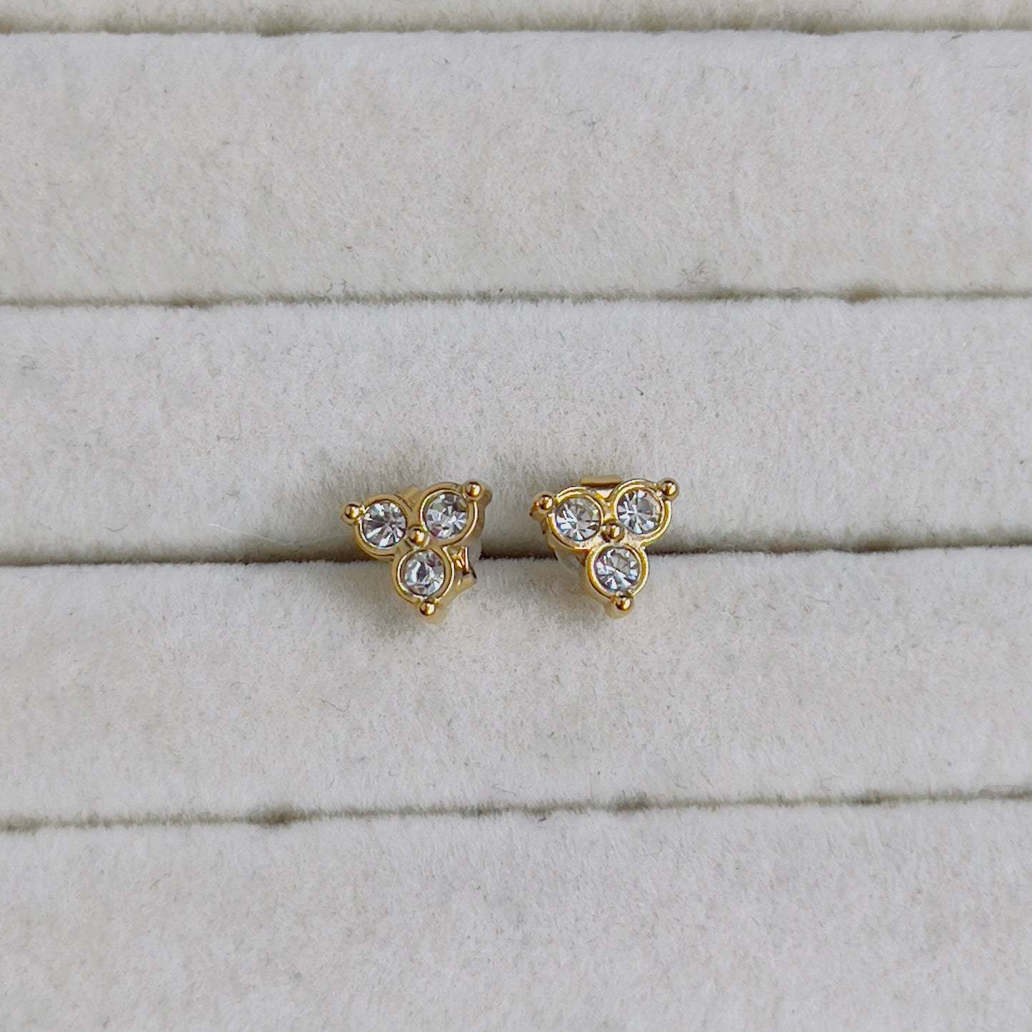 Small flowers white crystal earrings