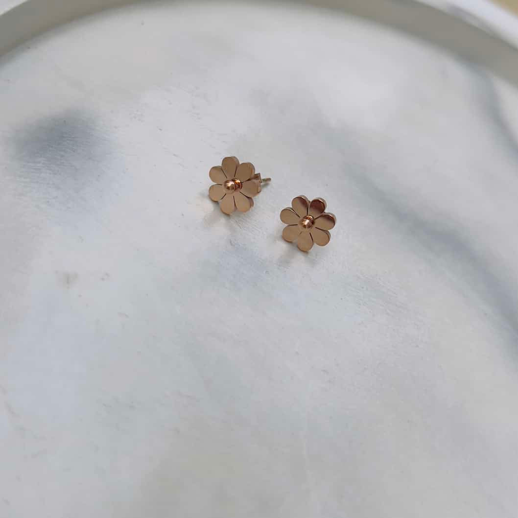 Small flower studs