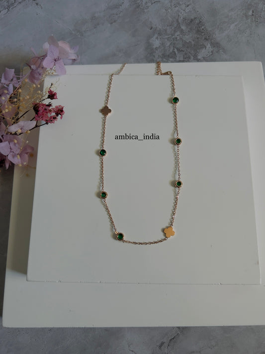 Clover with green round diamond necklace