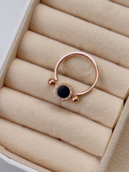 Roman Reversible Ring