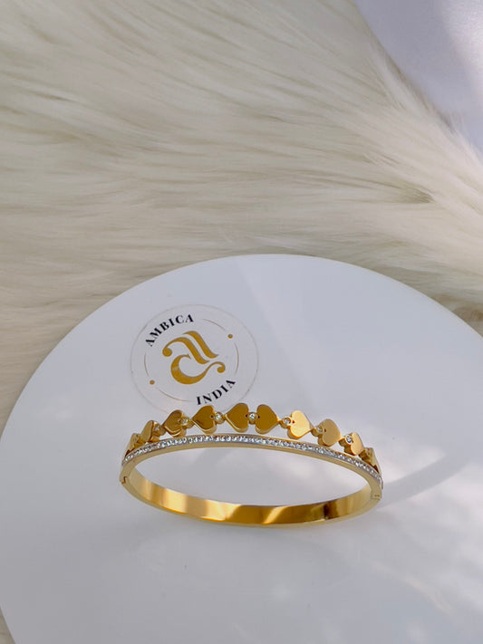 Heart line bracelet