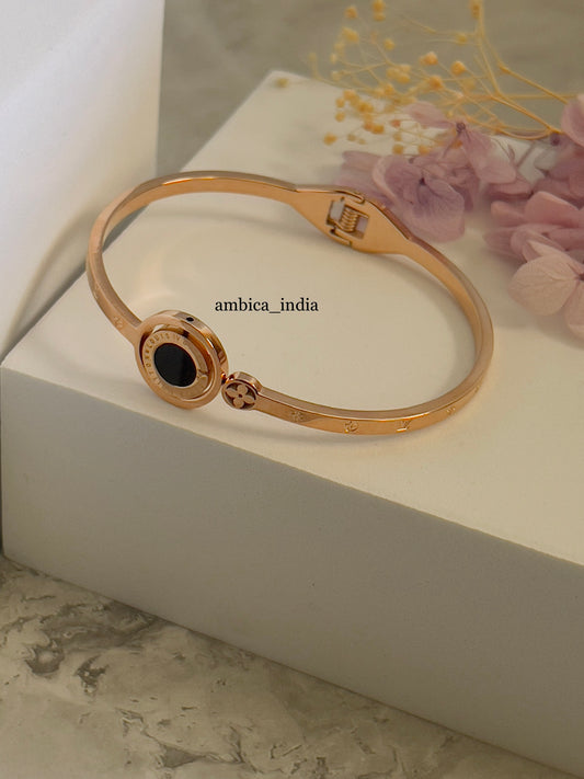 Lv reversible bracelet