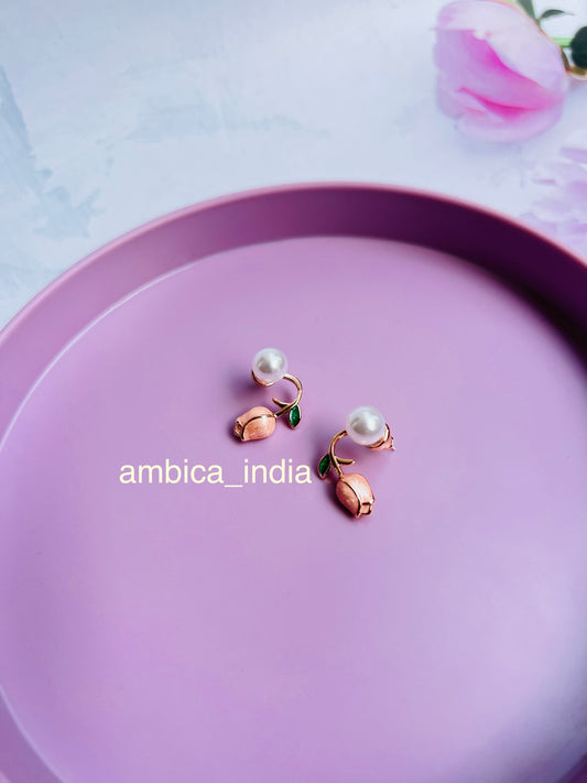 Flower Pearl Stud