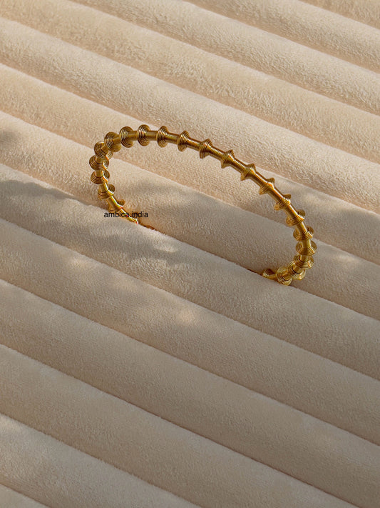 Twisted bamboo bracelet 18k gold plated
