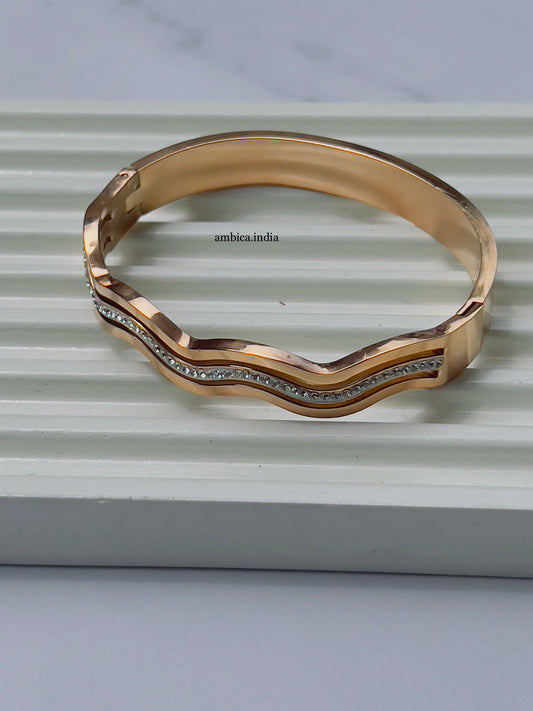 Wavy studded line bracelet