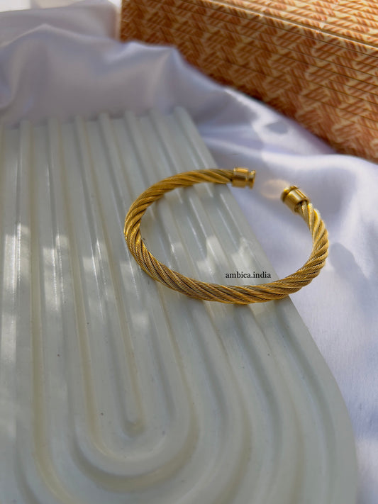 Twisted rope style bracelet