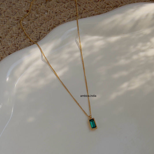 Green crystal necklace