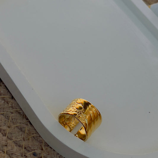 Bold ring