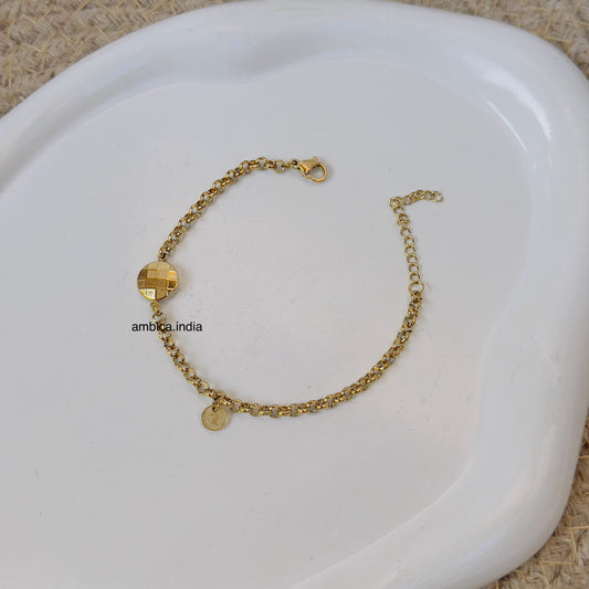 Queen bracelet