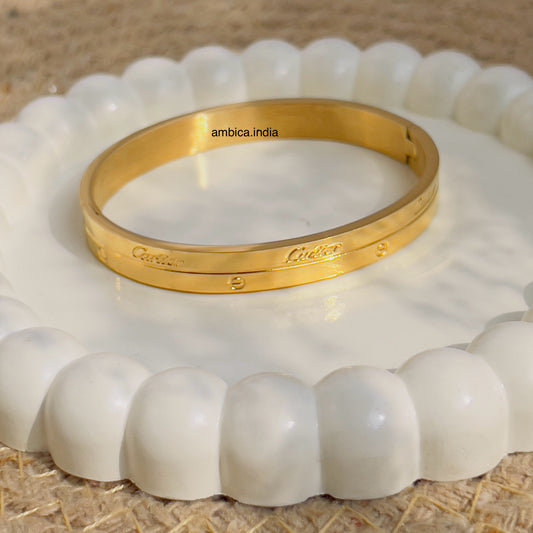 Love thick bracelet gold plated