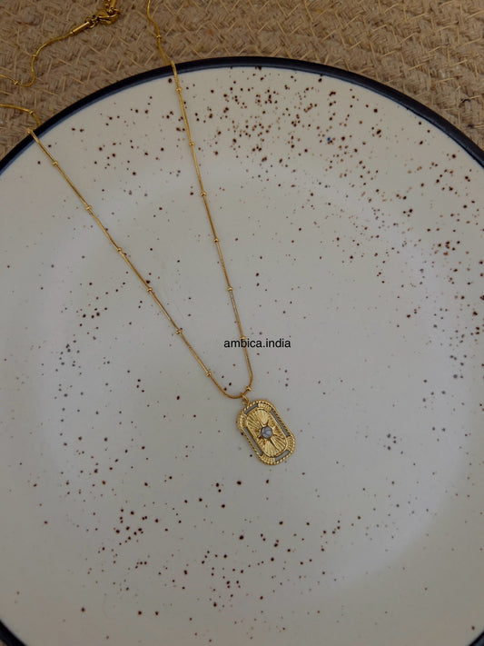 Statement necklace