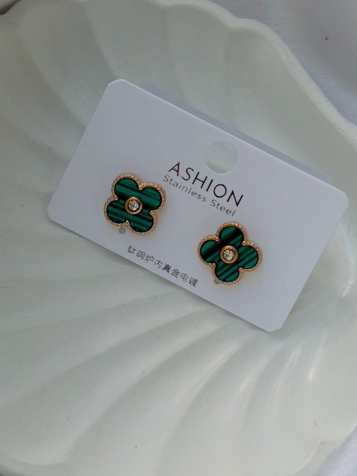 Clover green studs