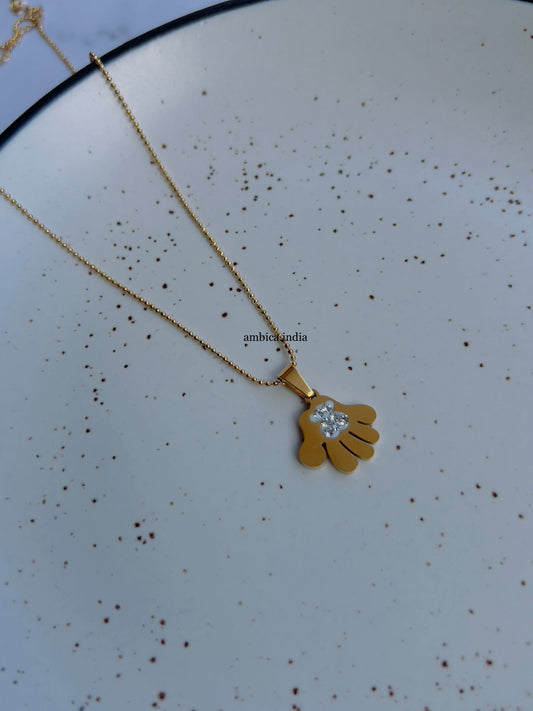 Teddy studded necklace