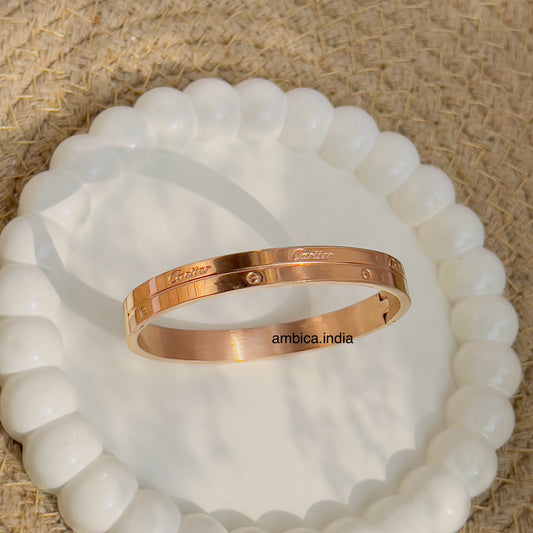 Love thick bracelet