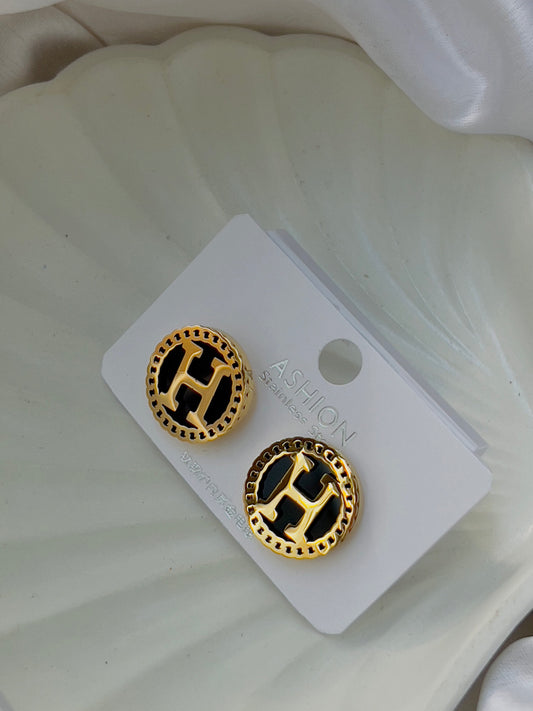 H earrings big size