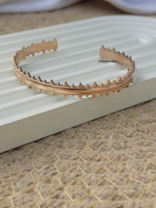 Statement adjustable bracelet rose gold