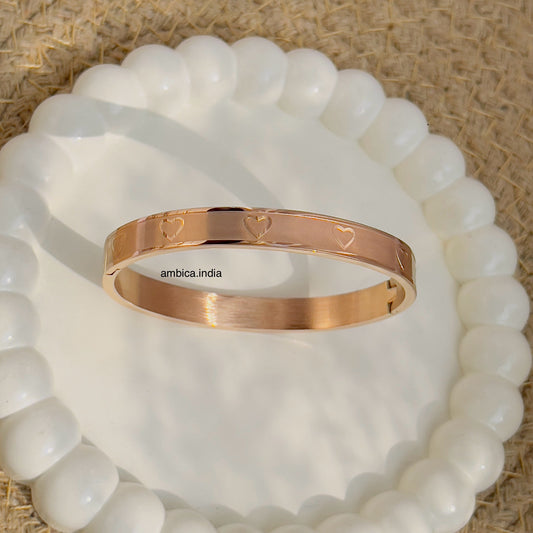 Heart bracelet thick