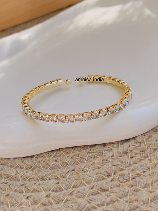 Tennis bracelet