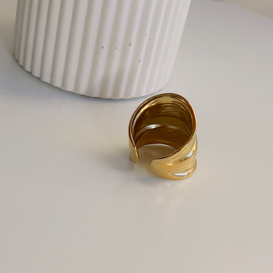 Chunky wide ring