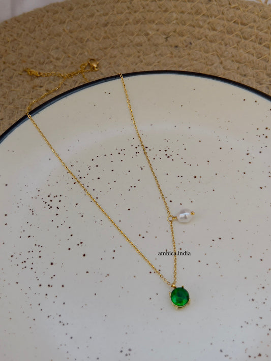 Green Crystal with Pearl necklace 18k gold plated