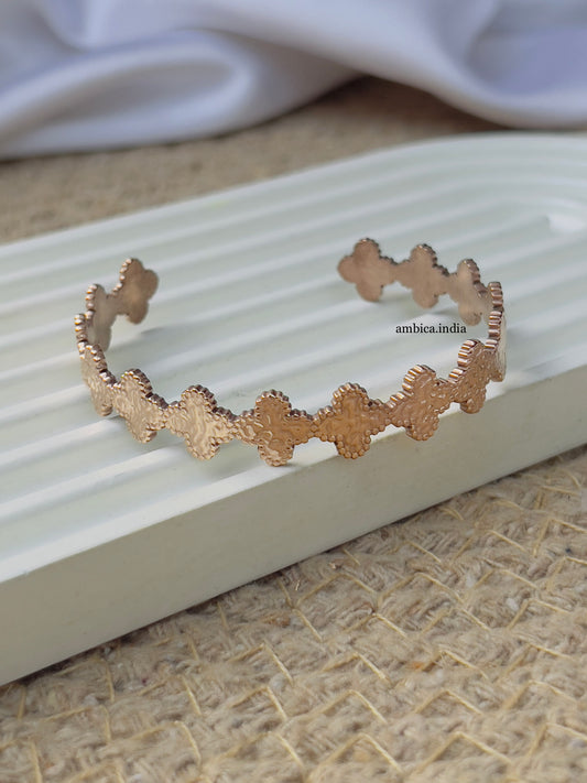 Clover adjustable bracelet rose gold