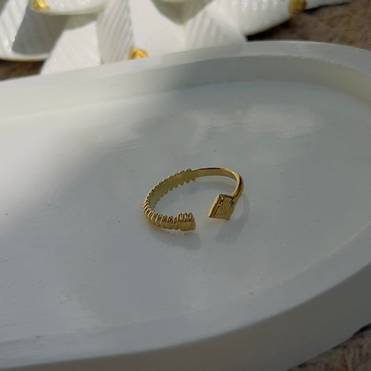 Arrow thin ring
