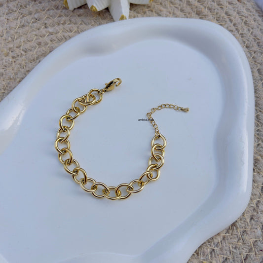 Solid link chain bracelet