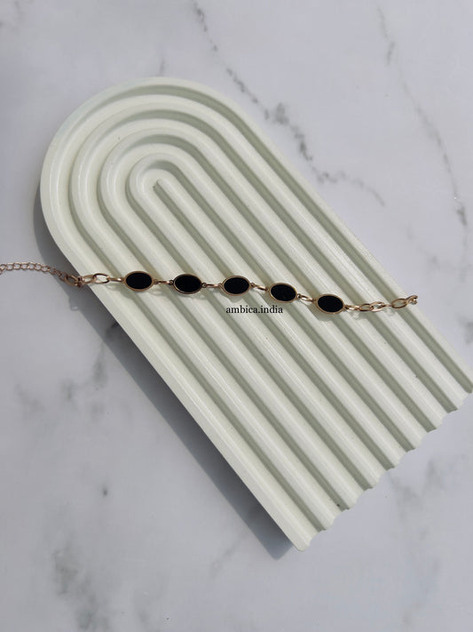 Black oval shap bracelet