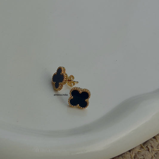 Clover black stud 18k gold plated