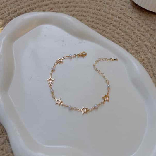 Star with pearl bracelet