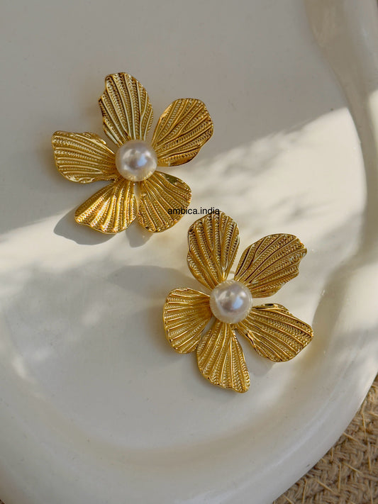 Flower with pearl big earrings