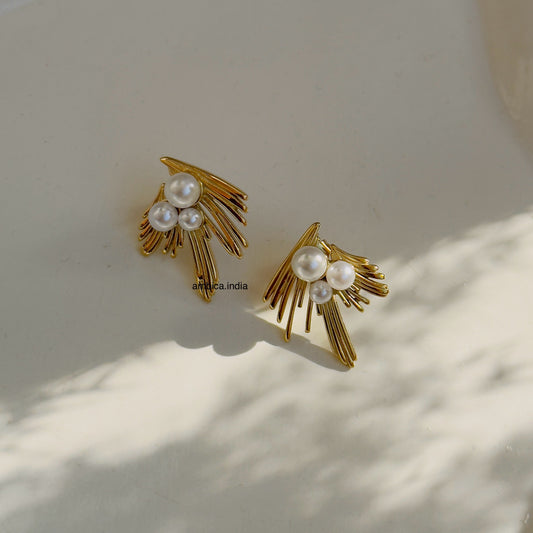 Spike Pearl earrings