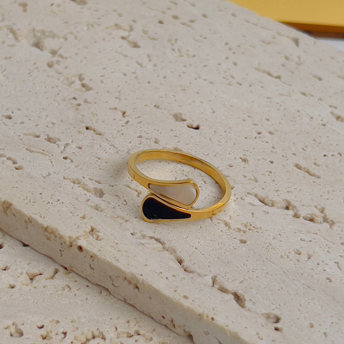 Black white cross ring