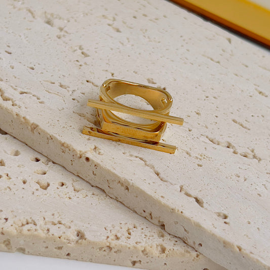 Chunky line ring