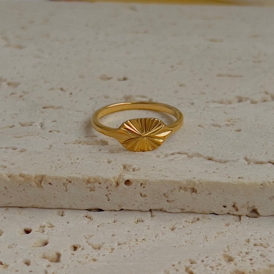 Dainty ring