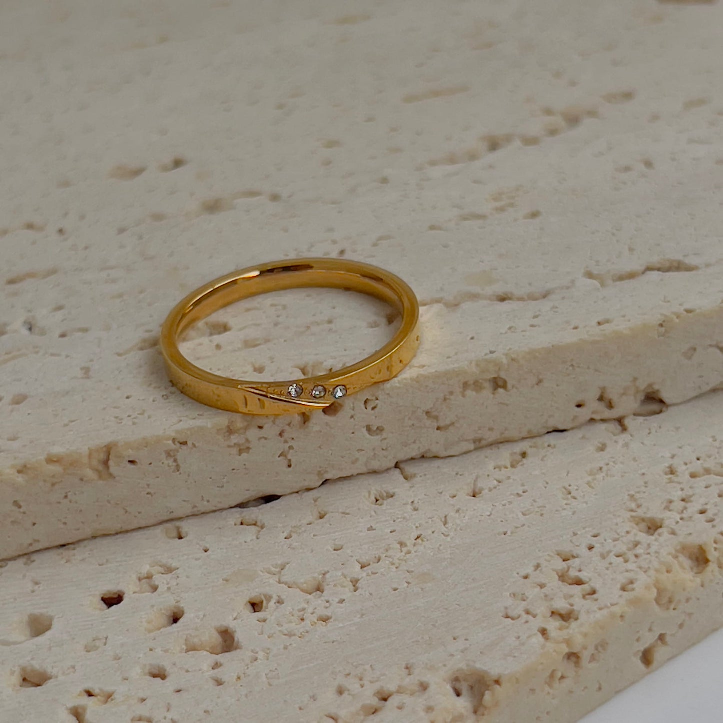 Thin band ring