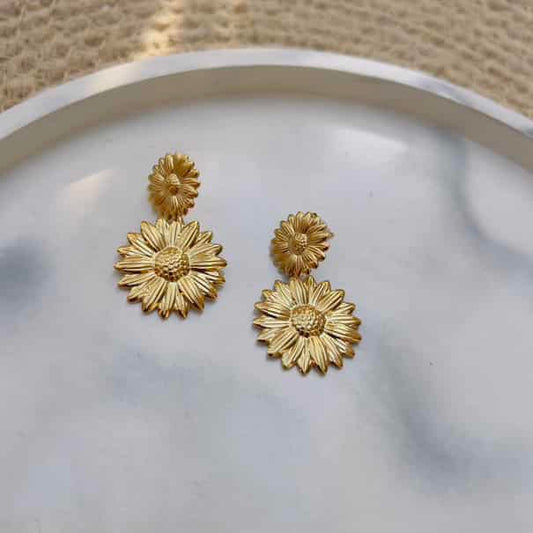 Vintage flower earrings